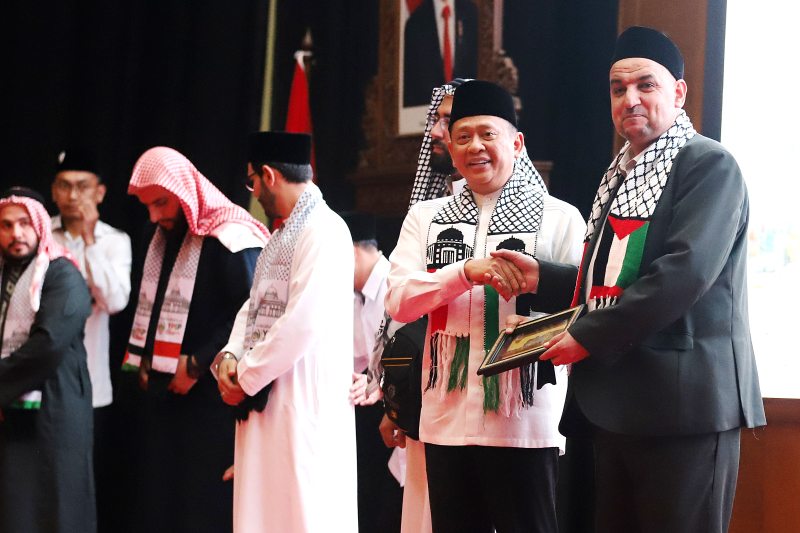 MPR RI, MUI dan Baznas gelar donasi kemanusiaan untuk Palestina . (Indonesiaglobe/Elvis Sendouw)