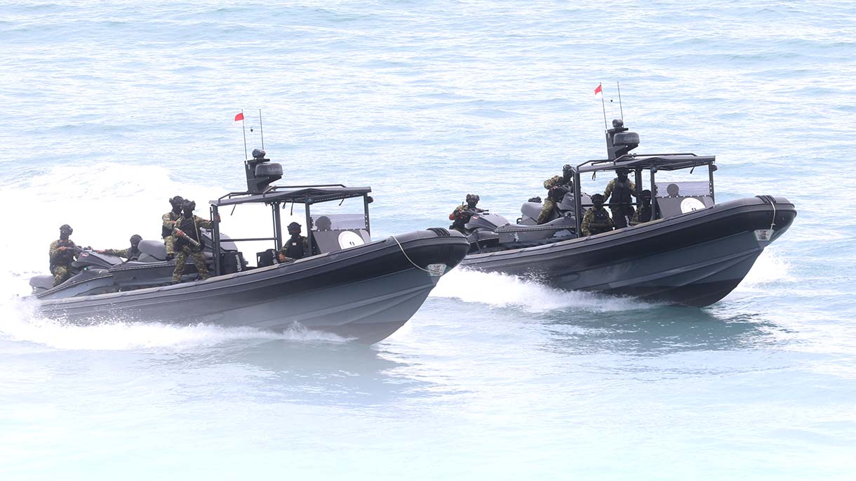 KRI Bima Suci mengikuti Sailing Pass di perairaan Teluk Jakarta, Kamis (2/10/2025).  (Beritanasional.com/Oke Atmaja)