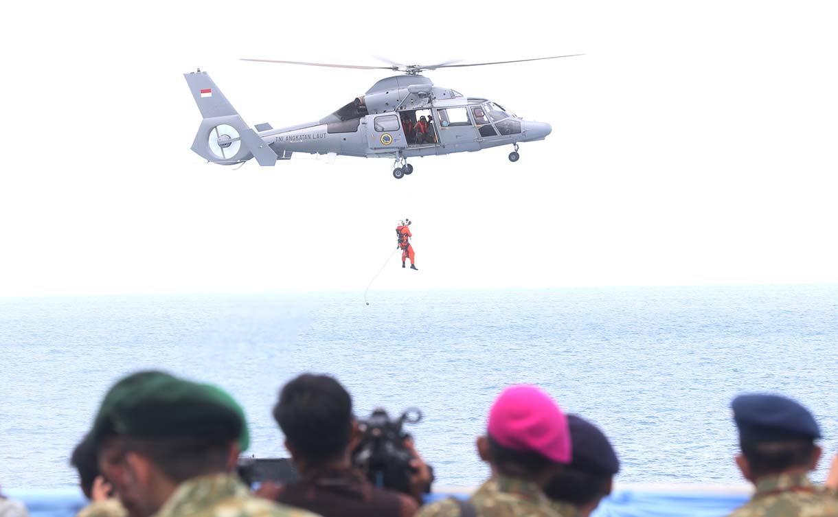 KRI Bima Suci mengikuti Sailing Pass di perairaan Teluk Jakarta, Kamis (2/10/2025).  (Beritanasional.com/Oke Atmaja)