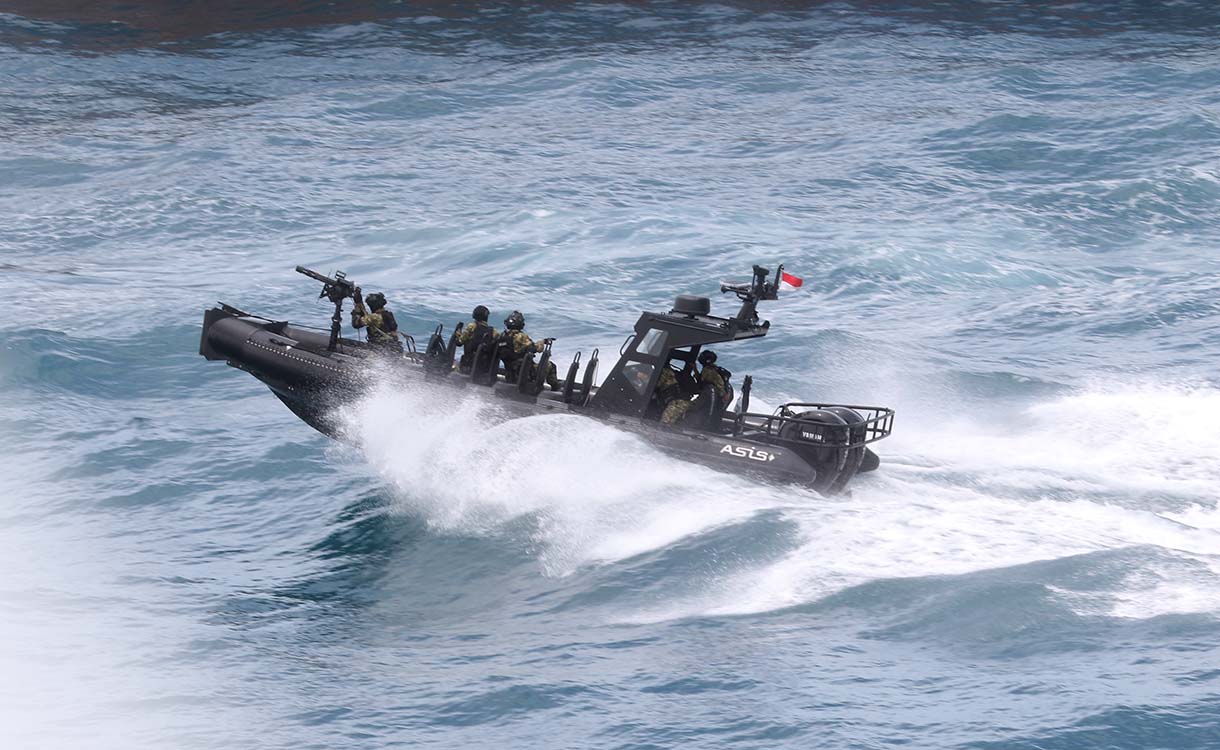 KRI Bima Suci mengikuti Sailing Pass di perairaan Teluk Jakarta, Kamis (2/10/2025).  (Beritanasional.com/Oke Atmaja)