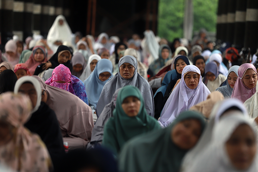 Umat Islam menunaikan shalat Idul Fitri 1447 Hijriah di Masjid Kubah Emas Depok. (BeritaNasional/Elvis Sendouw)