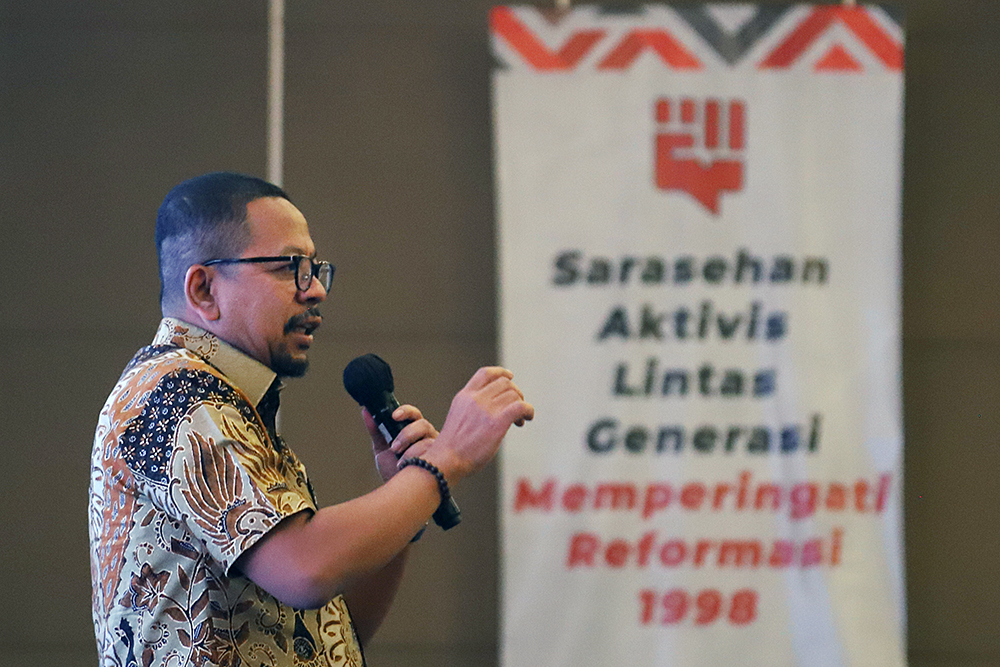 Sarasehan Aktivis Lintas Generasi Memperingati Reformasi 1998 Sarasehan Aktivis Lintas Generasi Memperingati Reformasi 1998 gelar diskusi soal kondisi negera saat ini yang dikemas dengan "Dari Demokrasi Politik Menuju Transformasi Demokrasi Ekonomi". (BeritaNasional/Elvis Sendouw)