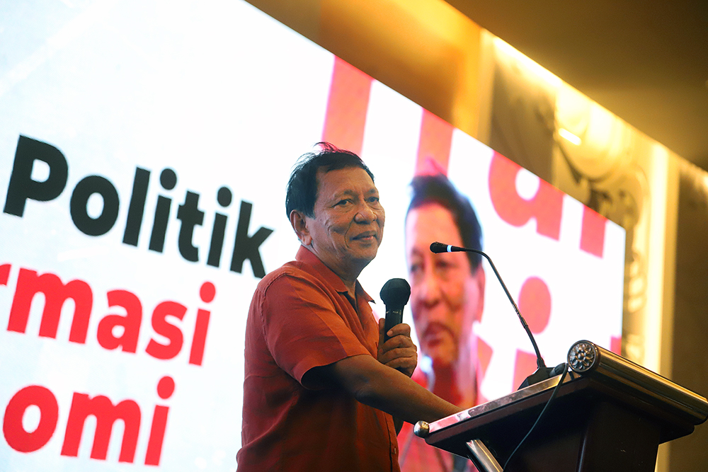 Sarasehan Aktivis Lintas Generasi Memperingati Reformasi 1998 Sarasehan Aktivis Lintas Generasi Memperingati Reformasi 1998 gelar diskusi soal kondisi negera saat ini yang dikemas dengan "Dari Demokrasi Politik Menuju Transformasi Demokrasi Ekonomi". (BeritaNasional/Elvis Sendouw)