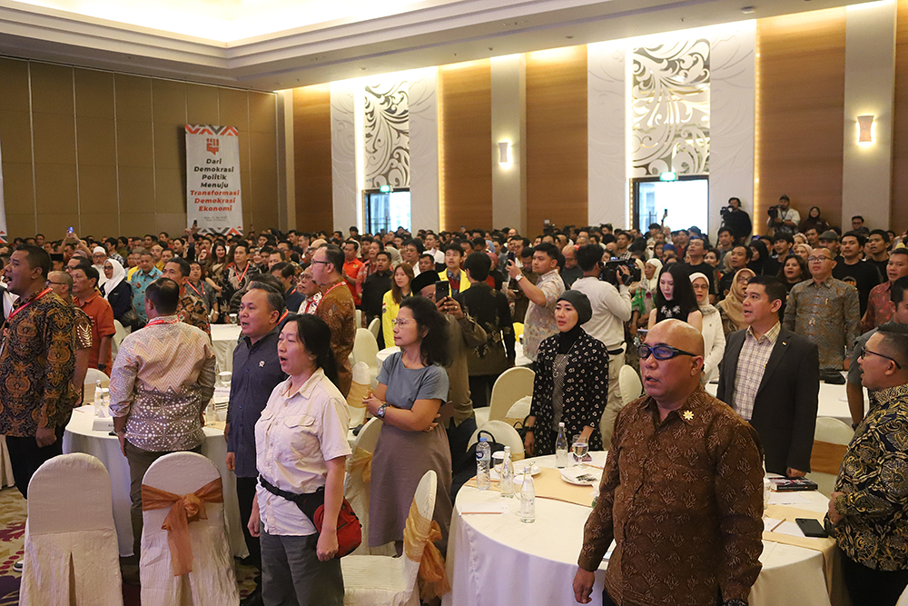 Sarasehan Aktivis Lintas Generasi Memperingati Reformasi 1998 Sarasehan Aktivis Lintas Generasi Memperingati Reformasi 1998 gelar diskusi soal kondisi negera saat ini yang dikemas dengan "Dari Demokrasi Politik Menuju Transformasi Demokrasi Ekonomi". (BeritaNasional/Elvis Sendouw)