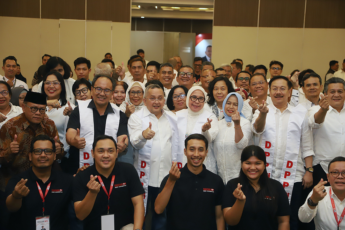 Ketua Umum Serikat Pengacara Indonesia (SPI) Trimedya Panjaitan membuka Sarasehan Serikat Pengacara Indonesia (SPI) bertema “Mempererat Solidaritas dan Konsolidasi Organisasi” di Jakarta. (BeritaNasional/Elvis Sendouw)