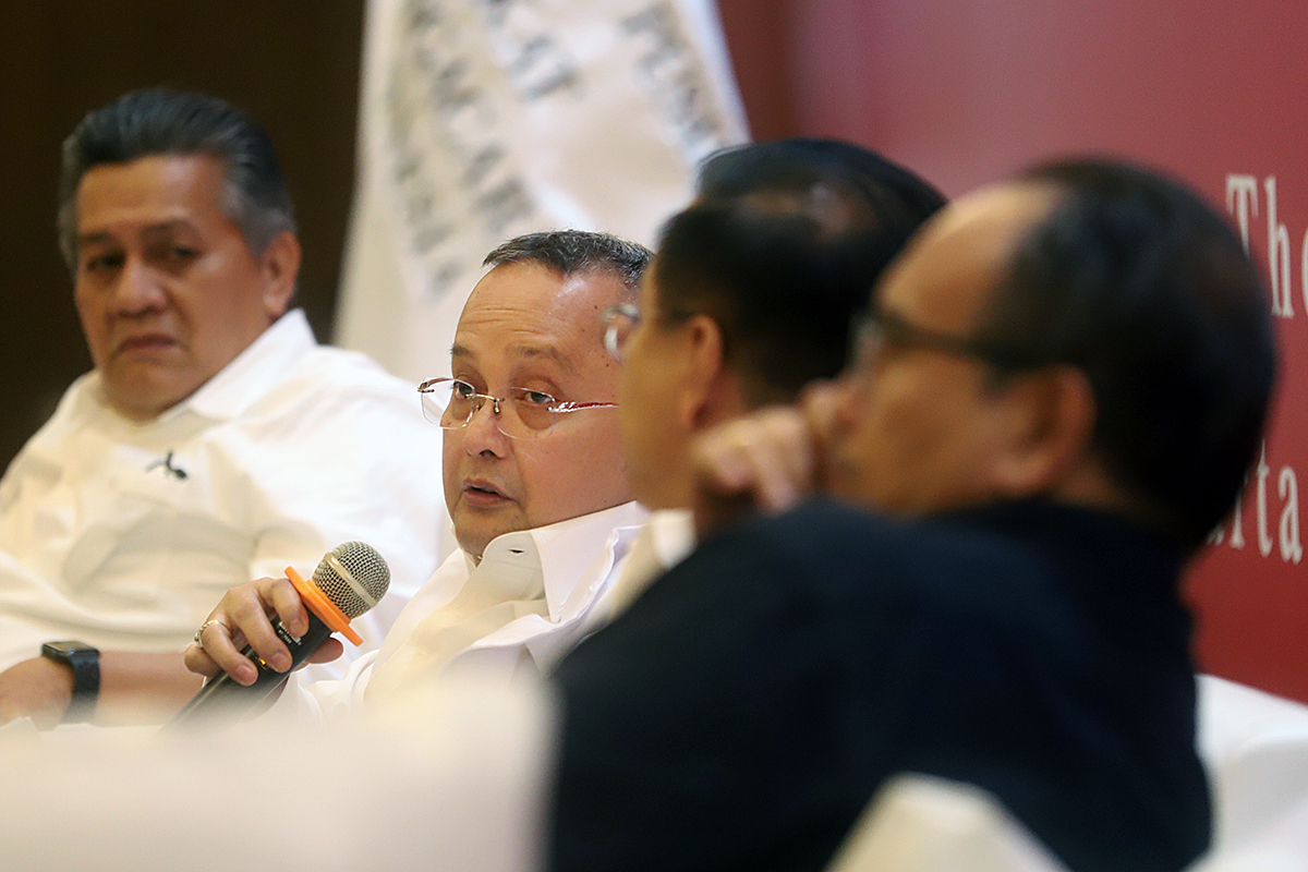 Ketua Umum Serikat Pengacara Indonesia (SPI) Trimedya Panjaitan membuka Sarasehan Serikat Pengacara Indonesia (SPI) bertema “Mempererat Solidaritas dan Konsolidasi Organisasi” di Jakarta. (BeritaNasional/Elvis Sendouw)