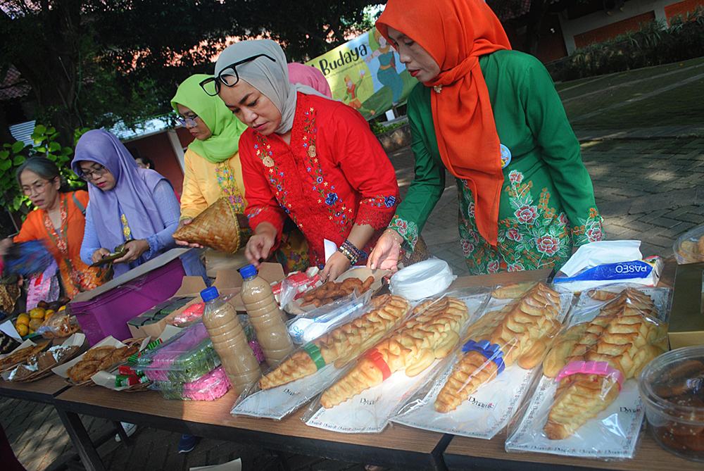 Komunitas Bakul Budaya Fakultas Ilmu Budaya Universitas Indonesia (FIB UI) menggelar acara Parade Kuliner Betawi. (BeritaNasional/HO/Elvis Sendouw)