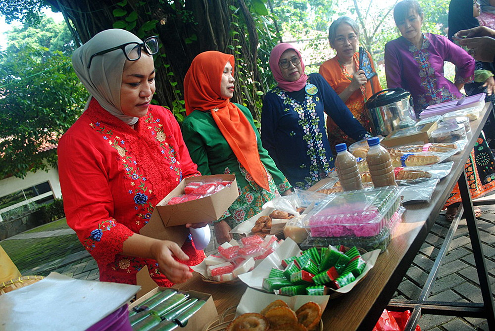 Komunitas Bakul Budaya Fakultas Ilmu Budaya Universitas Indonesia (FIB UI) menggelar acara Parade Kuliner Betawi. (BeritaNasional/HO/Elvis Sendouw)