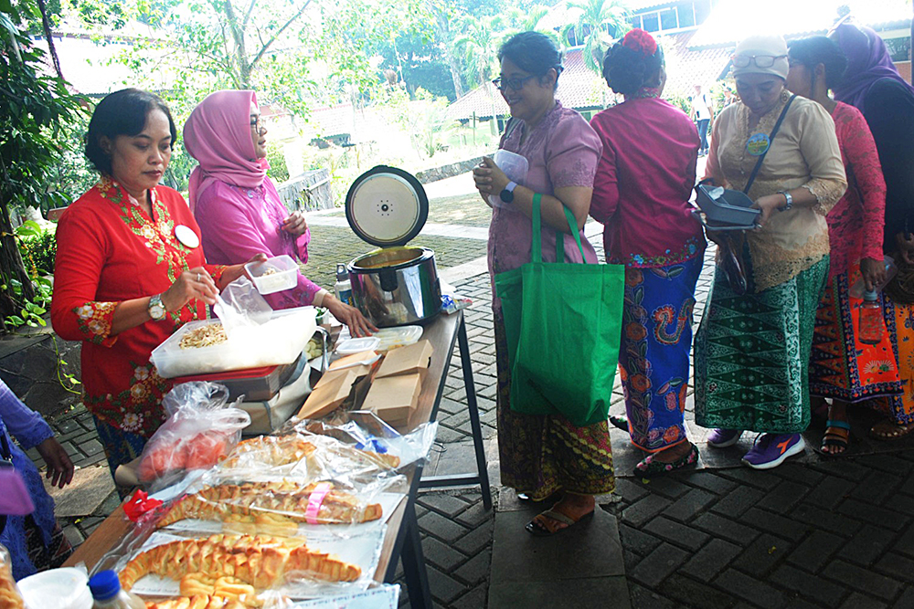 Komunitas Bakul Budaya Fakultas Ilmu Budaya Universitas Indonesia (FIB UI) menggelar acara Parade Kuliner Betawi. (BeritaNasional/HO/Elvis Sendouw)