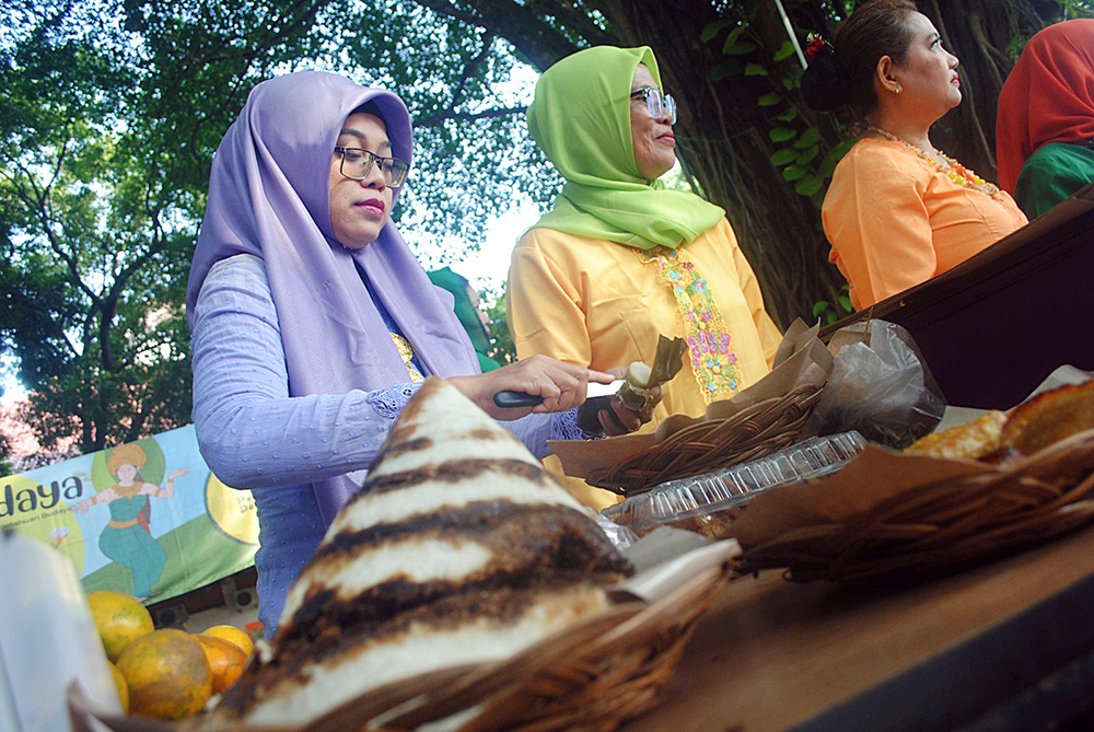 Komunitas Bakul Budaya Fakultas Ilmu Budaya Universitas Indonesia (FIB UI) menggelar acara Parade Kuliner Betawi. (BeritaNasional/HO/Elvis Sendouw)