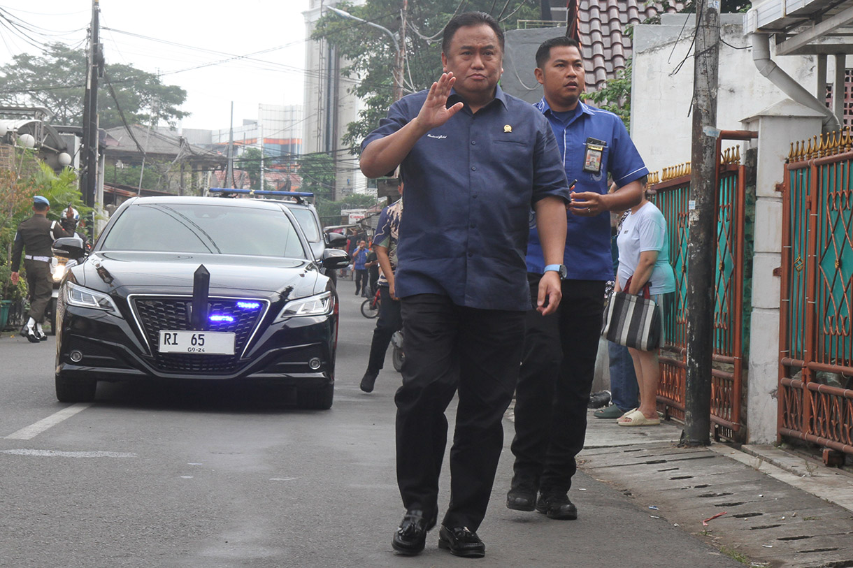 Sejumlah tokoh datang melayat ke rumah duka Wakil Presiden ke-9 RI Hamzah Haz di Jalan Tegalan, Matraman, Jakarta Timur, Rabu (24/7/2024).(BeritaNasional.com/Oke Atmaja)