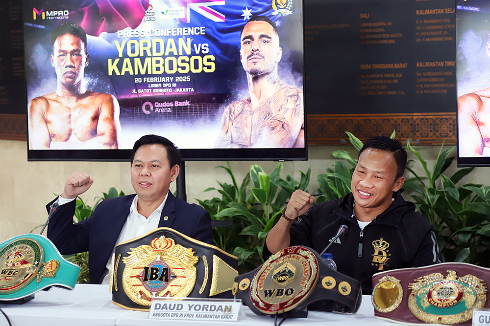 Anggota DPD RI Daud Yordan memberikan keterangan terkait pertandingannya menghadapi petinju asal Australia, George Kambosos Jr yang akan diadakan di Qudos Bank Arena, Sydney, Australia pada 22 Maret 2025. (BeritaNasional/Elvis Sendouw)