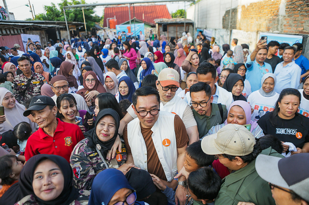 Calon Gubernur Jakarta, Ridwan Kamill saat melakukan blusukan ke warga Cakung Jakarta Timur. (BeritaNasional/HO/Tim Rido/Elvis Sendouw)