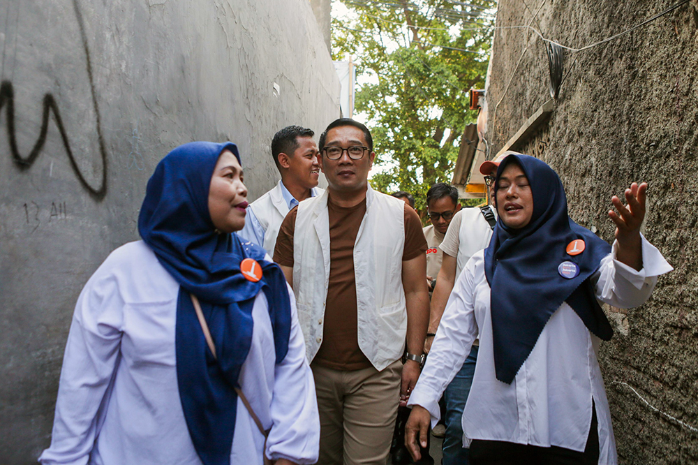 Calon Gubernur Jakarta, Ridwan Kamill saat melakukan blusukan ke warga Cakung Jakarta Timur. (BeritaNasional/HO/Tim Rido/Elvis Sendouw)