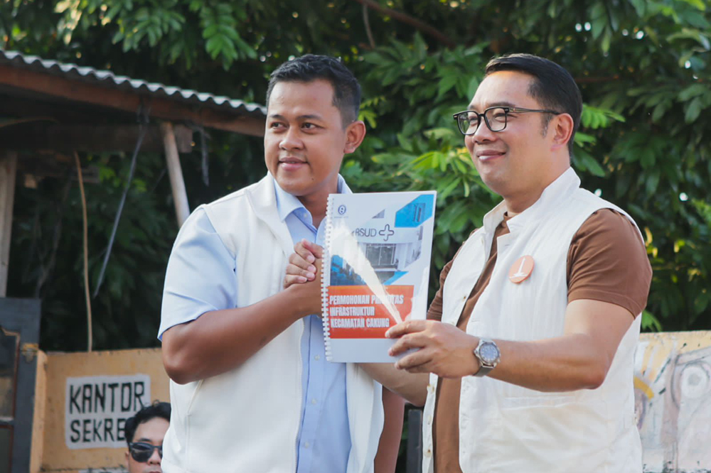 Calon Gubernur Jakarta, Ridwan Kamill saat melakukan blusukan ke warga Cakung Jakarta Timur. (BeritaNasional/HO/Tim Rido/Elvis Sendouw)