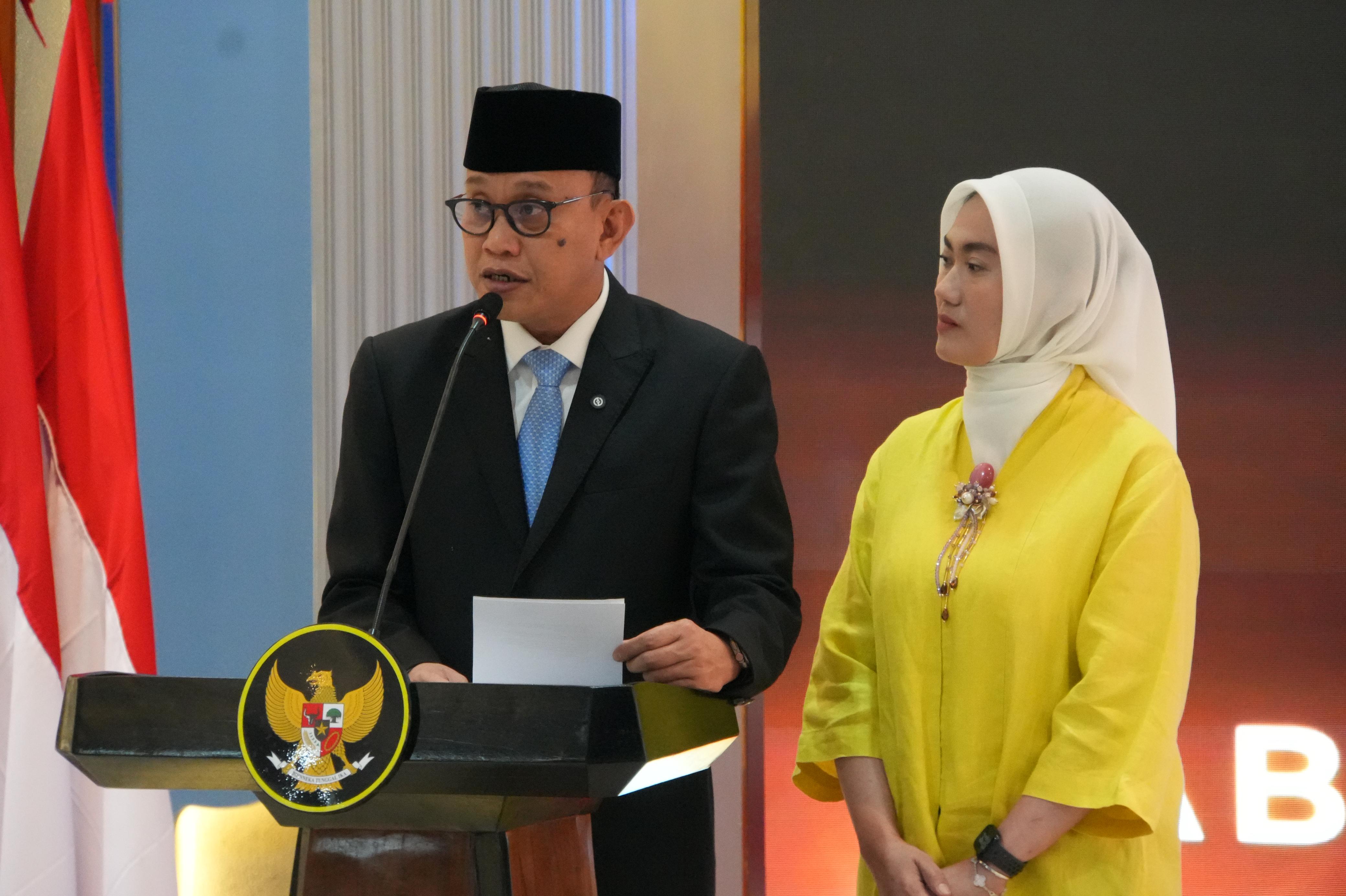 Sertijab Menteri Perlindungan Pekerja Migran Indonesia Momen berita acara serah terima jabatan Menteri P2MI.(BeritaNasional/Elvis Sendouw/HO P2MI)