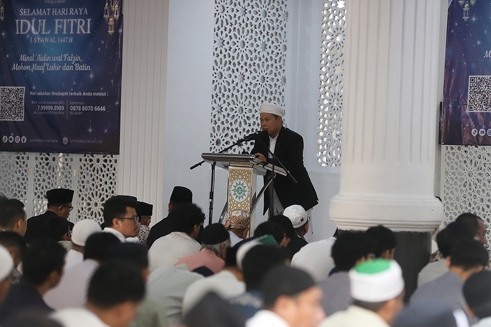 Warga Muhammadiyah di Jakarta melaksanakan Salat  Idul Fitri 1447 Hijriah Masjid At Taqwa Muhammadiyah, Jalan Limau, Kebayoran Baru, Jakarta. (BeritaNasional/Elvis Sendouw)