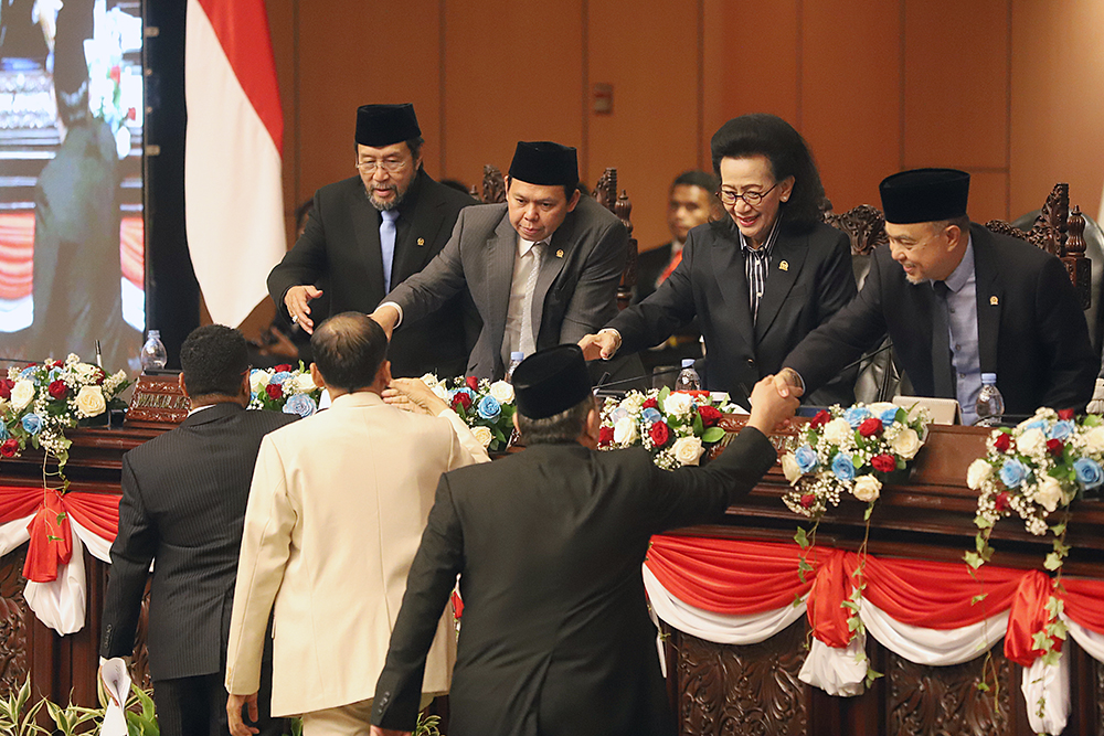 Ketua DPD RI Sultan Baktiar Najamudin bersama pimpinan DPD memimpin Sidang Paripurna ke-3 Masa Sidang I Tahun 2025–2026. (BeritaNasional/Elvis Sendouw)
