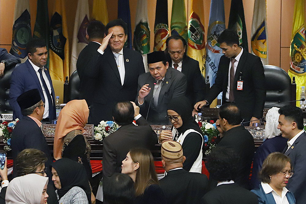 Ketua DPD RI Sultan Baktiar Najamudin bersama pimpinan DPD memimpin Sidang Paripurna ke-3 Masa Sidang I Tahun 2025–2026. (BeritaNasional/Elvis Sendouw)