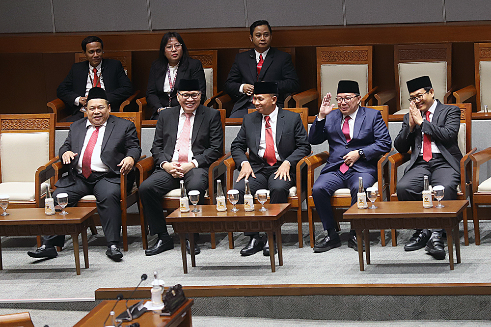 DPR RI lantik 5 Calon Anggota BPK RI Periode 2024 - 2029 yakni Budi Priyono, Daniel Lumban Tobing, Fathan Subchi, Akhsanul Khaq dan Bobby Adhtyo Rizaldi. (BeritaNasional/Elvis Sendouw)