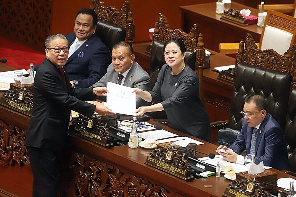 DPR RI lantik 5 Calon Anggota BPK RI Periode 2024 - 2029 yakni Budi Priyono, Daniel Lumban Tobing, Fathan Subchi, Akhsanul Khaq dan Bobby Adhtyo Rizaldi. (BeritaNasional/Elvis Sendouw)