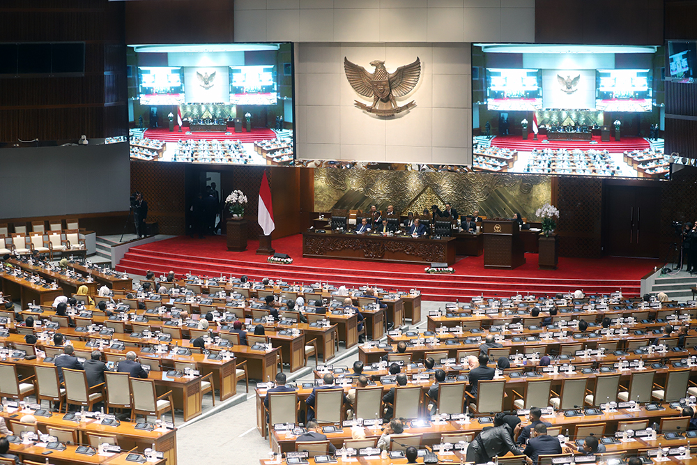 Sidang Paripurna DPR RI menyetujui 41 RUU Program Legislasi Nasional (Prolegnas) Prioritas tahun 2025 dan 176 RUU Prolegnas jangka menengah 2025-2029. (BeritaNasional/Elvis Sendouw)