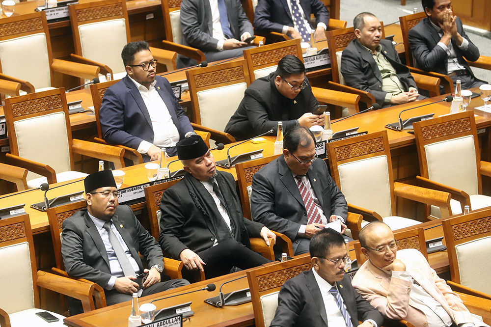 Sidang Paripurna DPR RI menyetujui 41 RUU Program Legislasi Nasional (Prolegnas) Prioritas tahun 2025 dan 176 RUU Prolegnas jangka menengah 2025-2029. (BeritaNasional/Elvis Sendouw)