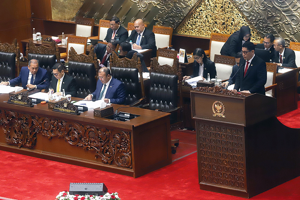 Sidang Paripurna DPR RI menyetujui 41 RUU Program Legislasi Nasional (Prolegnas) Prioritas tahun 2025 dan 176 RUU Prolegnas jangka menengah 2025-2029. (BeritaNasional/Elvis Sendouw)