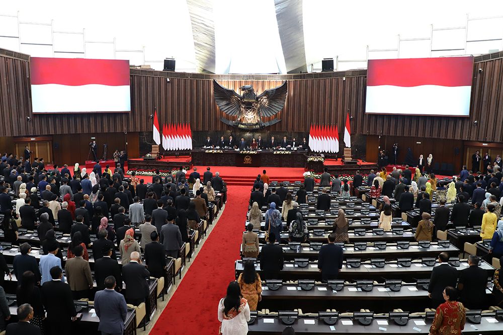 Pimpinan sementara MPR memimpin sidang Sidang Paripurna MPR. (BeritaNasional/Elvis Sendouw)