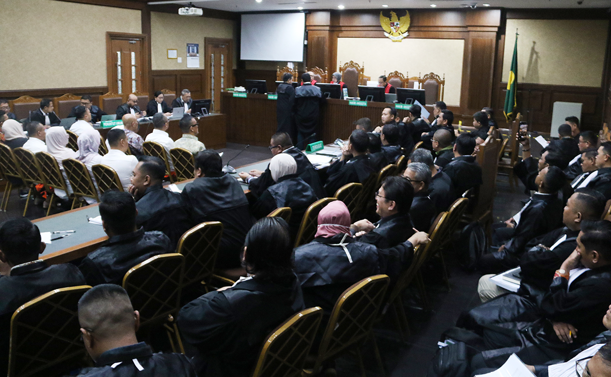 Terdakwa kasus dugaan pemerasan dalam pengurusan sertifikat K3 di Kementerian Ketenagakerjaan Immanuel Ebenezer menjalani sidang pembacaan dakwaan di Pengadilan Tipikor, Jakarta, Senin (19/1/2026). (Beritanasional.com/Oke Atmaja)