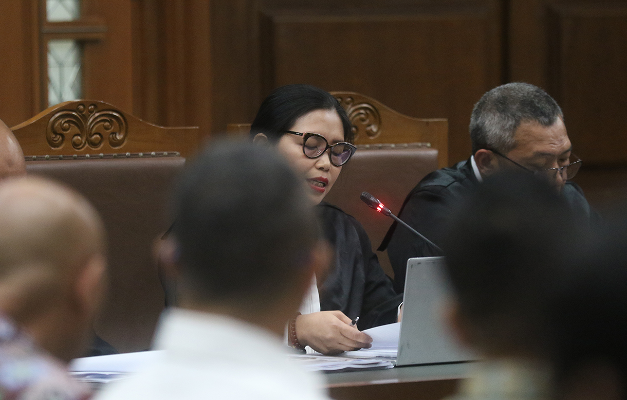 Terdakwa kasus dugaan pemerasan dalam pengurusan sertifikat K3 di Kementerian Ketenagakerjaan Immanuel Ebenezer menjalani sidang pembacaan dakwaan di Pengadilan Tipikor, Jakarta, Senin (19/1/2026). (Beritanasional.com/Oke Atmaja)