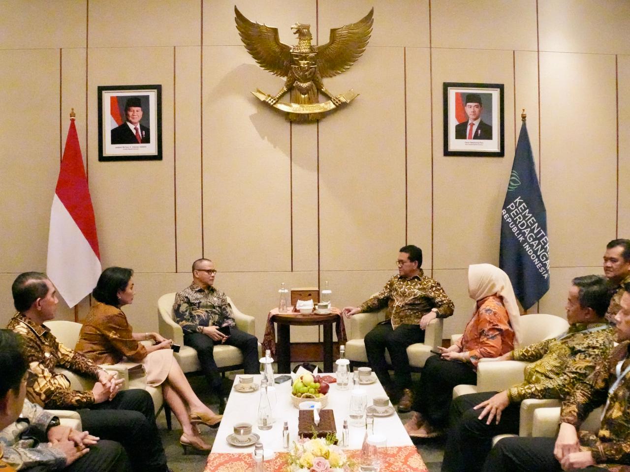Sinergi KemenP2MI dan Kemendag Perkuat Daya Saing dan Pemberdayaan Pekerja Migran Indonesia Nota Kesepahaman (MoU) Kementerian Pelindungan Pekerja Migran Indonesia (KemenP2MI) dan Kementerian Perdagangan (Kemendag). (BeritaNasional/Elvis/HO P2MI)