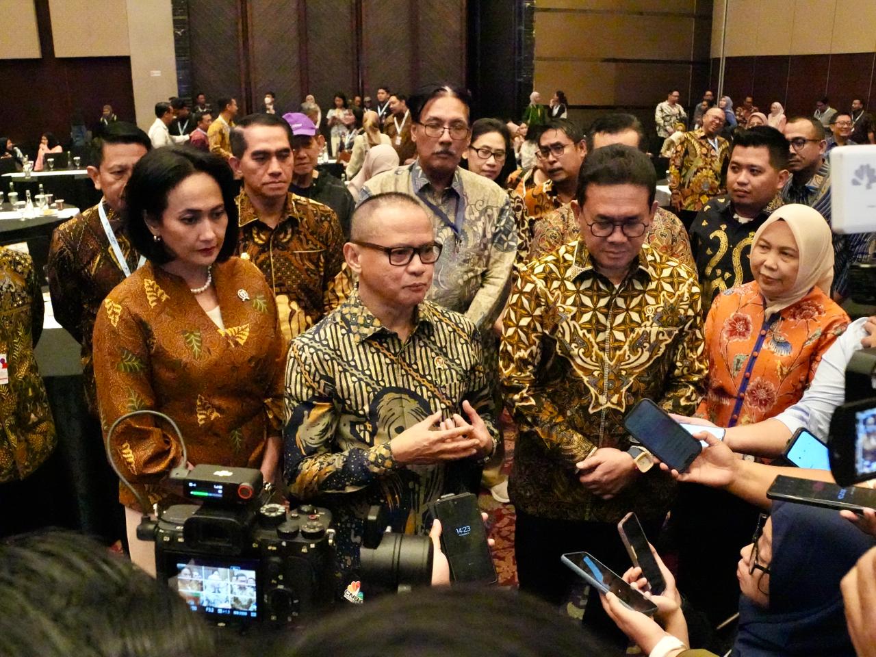 Sinergi KemenP2MI dan Kemendag Perkuat Daya Saing dan Pemberdayaan Pekerja Migran Indonesia Nota Kesepahaman (MoU) Kementerian Pelindungan Pekerja Migran Indonesia (KemenP2MI) dan Kementerian Perdagangan (Kemendag). (BeritaNasional/Elvis/HO P2MI)
