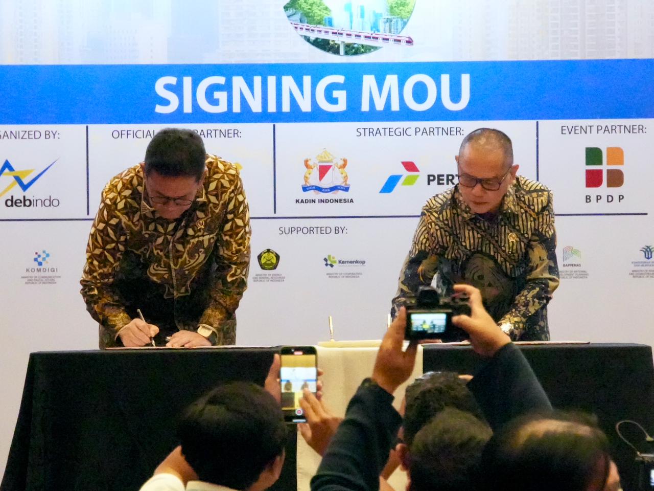 Sinergi KemenP2MI dan Kemendag Perkuat Daya Saing dan Pemberdayaan Pekerja Migran Indonesia Nota Kesepahaman (MoU) Kementerian Pelindungan Pekerja Migran Indonesia (KemenP2MI) dan Kementerian Perdagangan (Kemendag). (BeritaNasional/Elvis/HO P2MI)