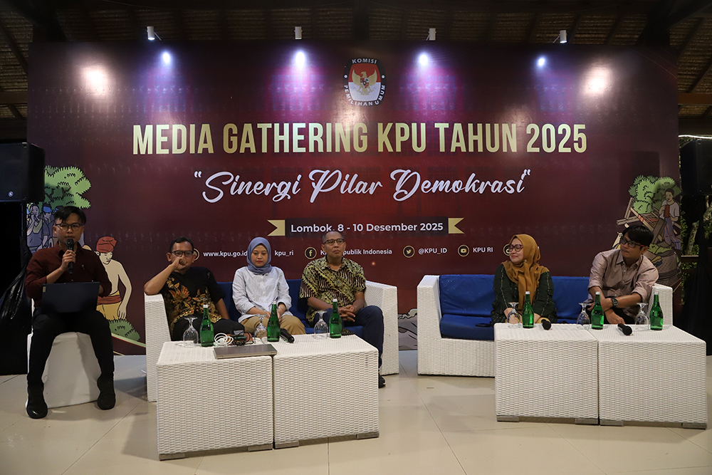 KPU RI gelar diskusi mengusung tema “Sinergi Pilar Demokrasi” di Lombok, Nusa Tenggara Barat. (BeritaNasional/Elvis Sendouw)