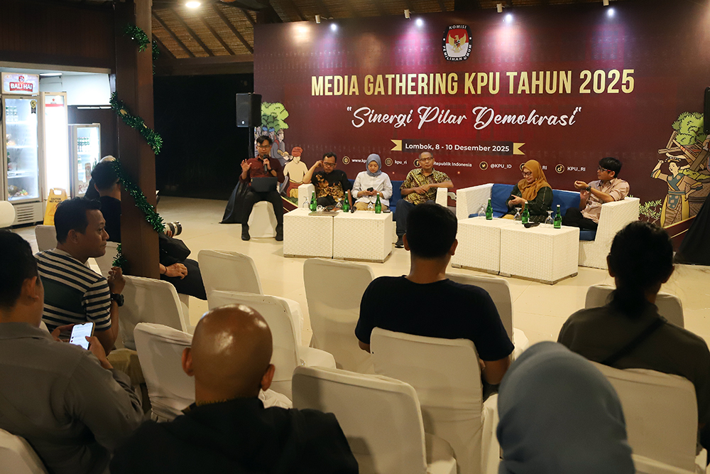KPU RI gelar diskusi mengusung tema “Sinergi Pilar Demokrasi” di Lombok, Nusa Tenggara Barat. (BeritaNasional/Elvis Sendouw)