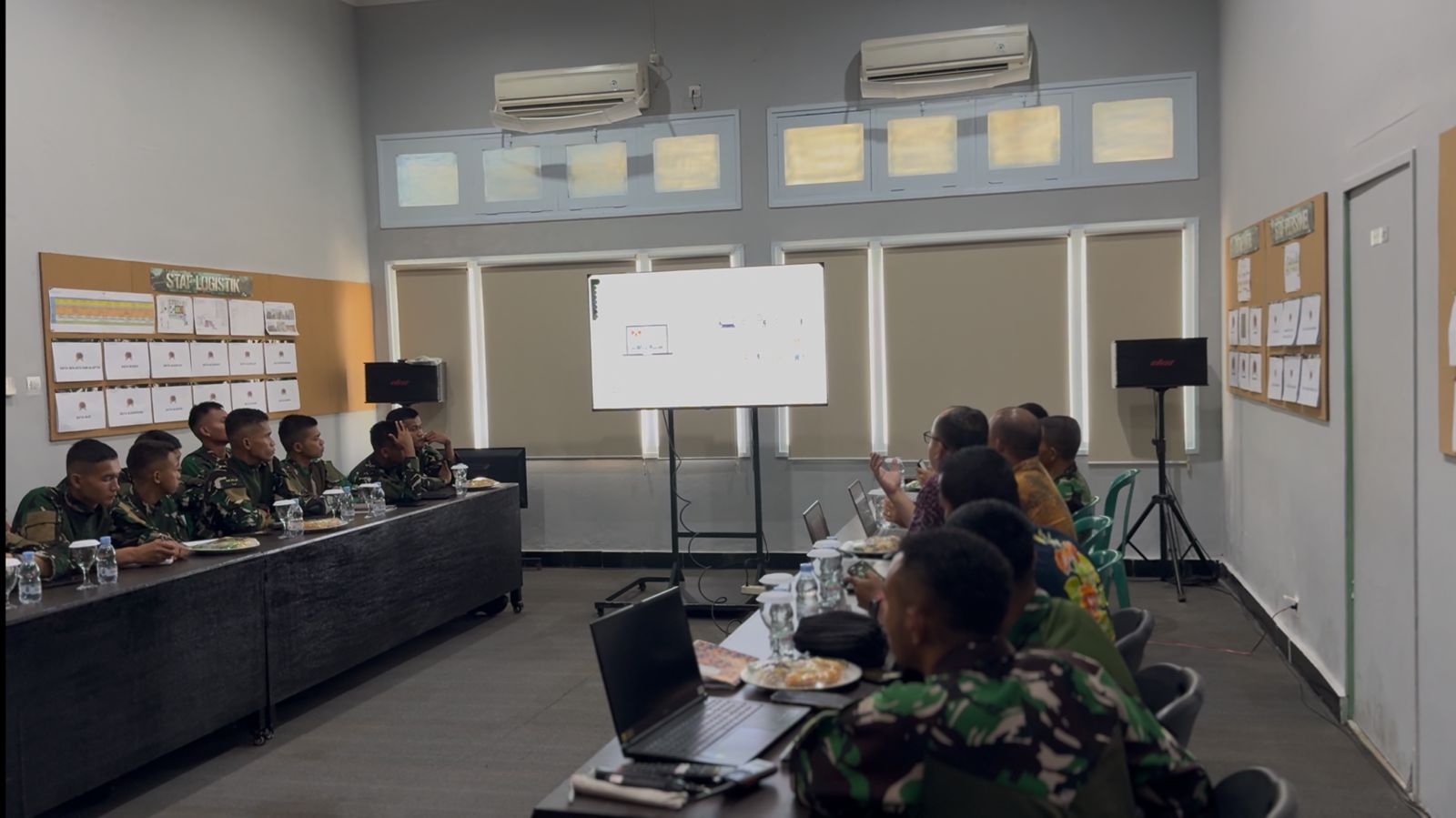 Yonif 515/UTY/9/2 Kostrad menerima kunjungan dari tim teknis Pemerintah Kabupaten Jember. (BeritaNasional/Elvis/HO Dispenad)