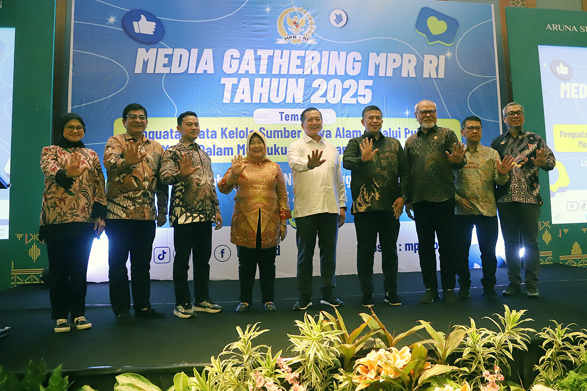 Sosialisasi MPR Penguatan Tata Kelola Sumber Daya Alam dalam Mendukung Pembangunan Daerah Sosialisasi MPR bersama Pemerintah Daerah yang bertajuk " Penguatan Tata Kelola Sumber Daya Alam Melalui Publikasi Media dalam Mendukung Pembangunan Daerah", di Lombok Barat, Nusa Tenggara Barat. (BeritaNasional/Elvis Sendouw)