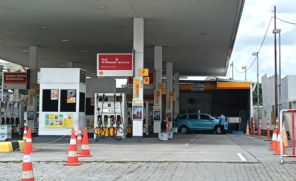 Suasana di salah satu SPBU Shell (Beritanasional.com/Oke Atmaja)