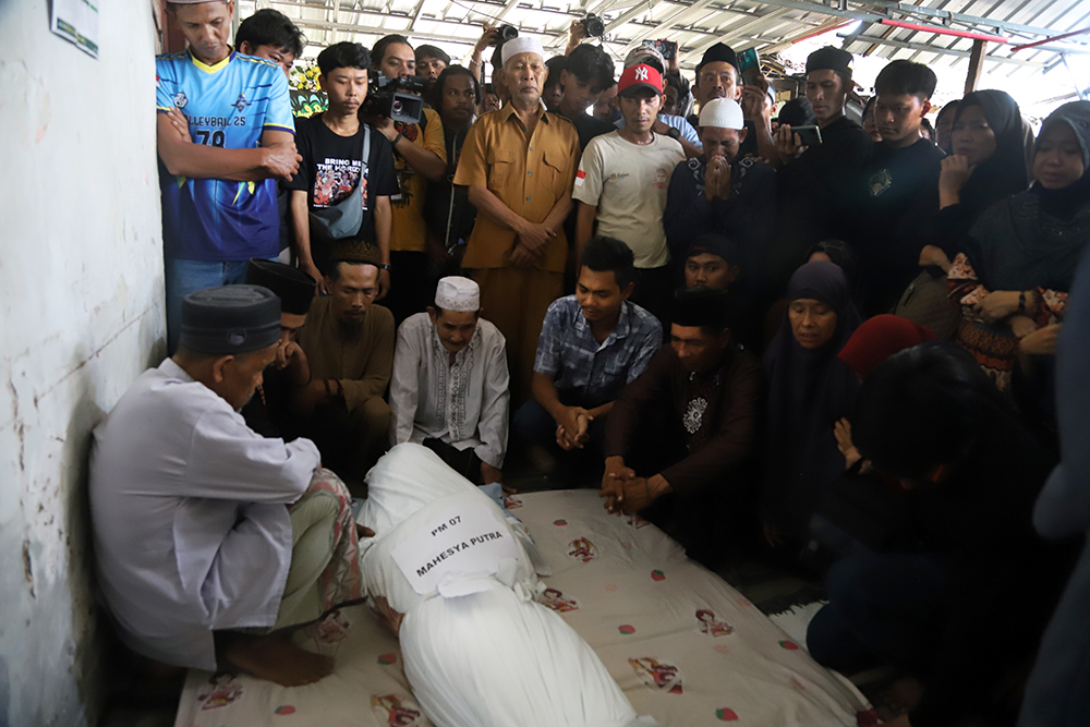 Korban kecelakaan bus di Subang tiba di rumah duka. (BeritaNasional/Elvis Sendouw)