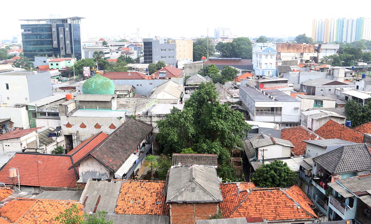 Suasana kawasan padat penduduk di Jakarta, Kamis (25/6/2026).(Beritanasional.com/oke atmaja)