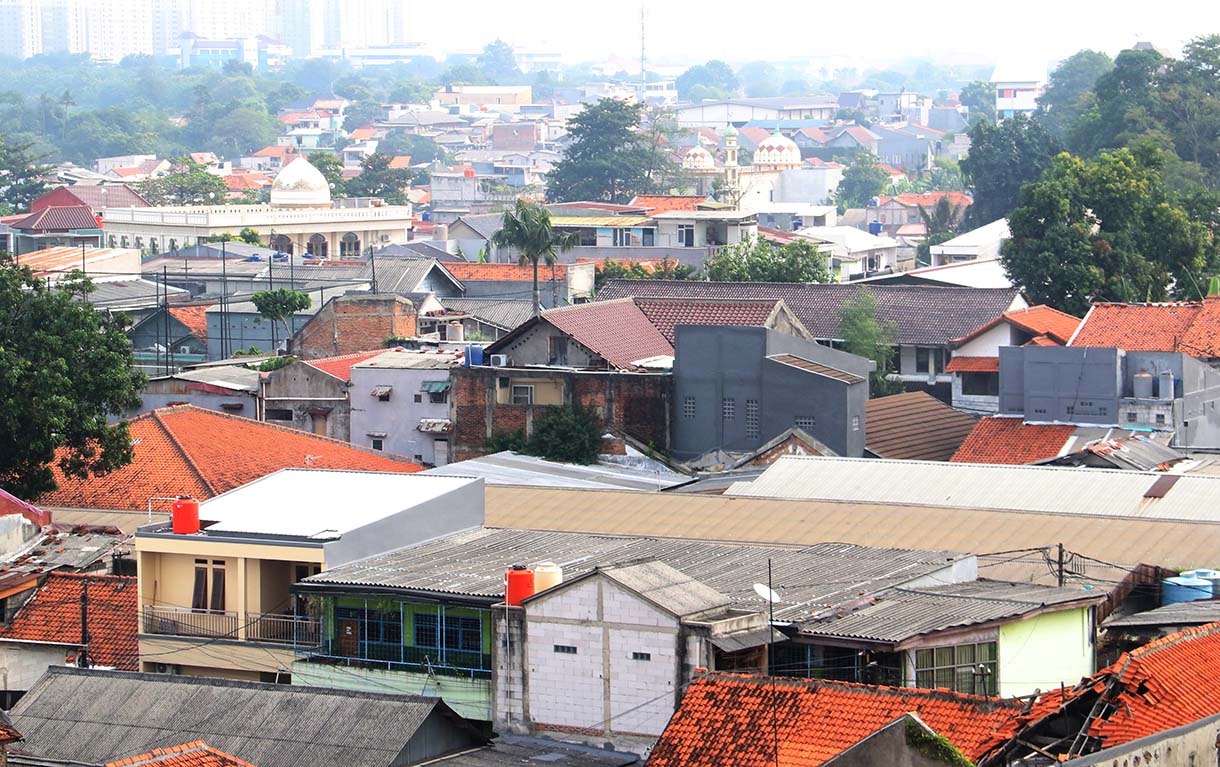 Suasana kawasan padat penduduk di Jakarta, Kamis (25/6/2026).(Beritanasional.com/oke atmaja)