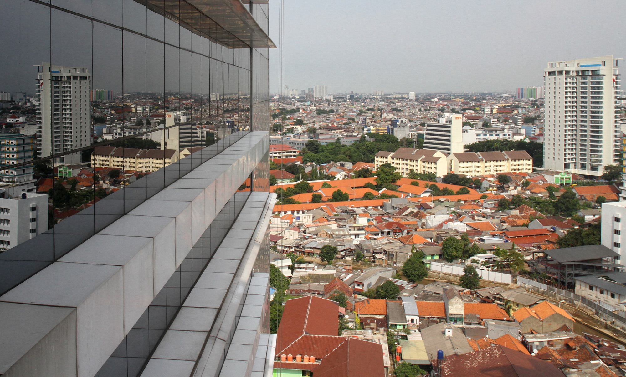 Suasana gedung bertingkat di Jakarta,Sabtu (16/3). (Sinarharapan.com/Oke Atmaja)