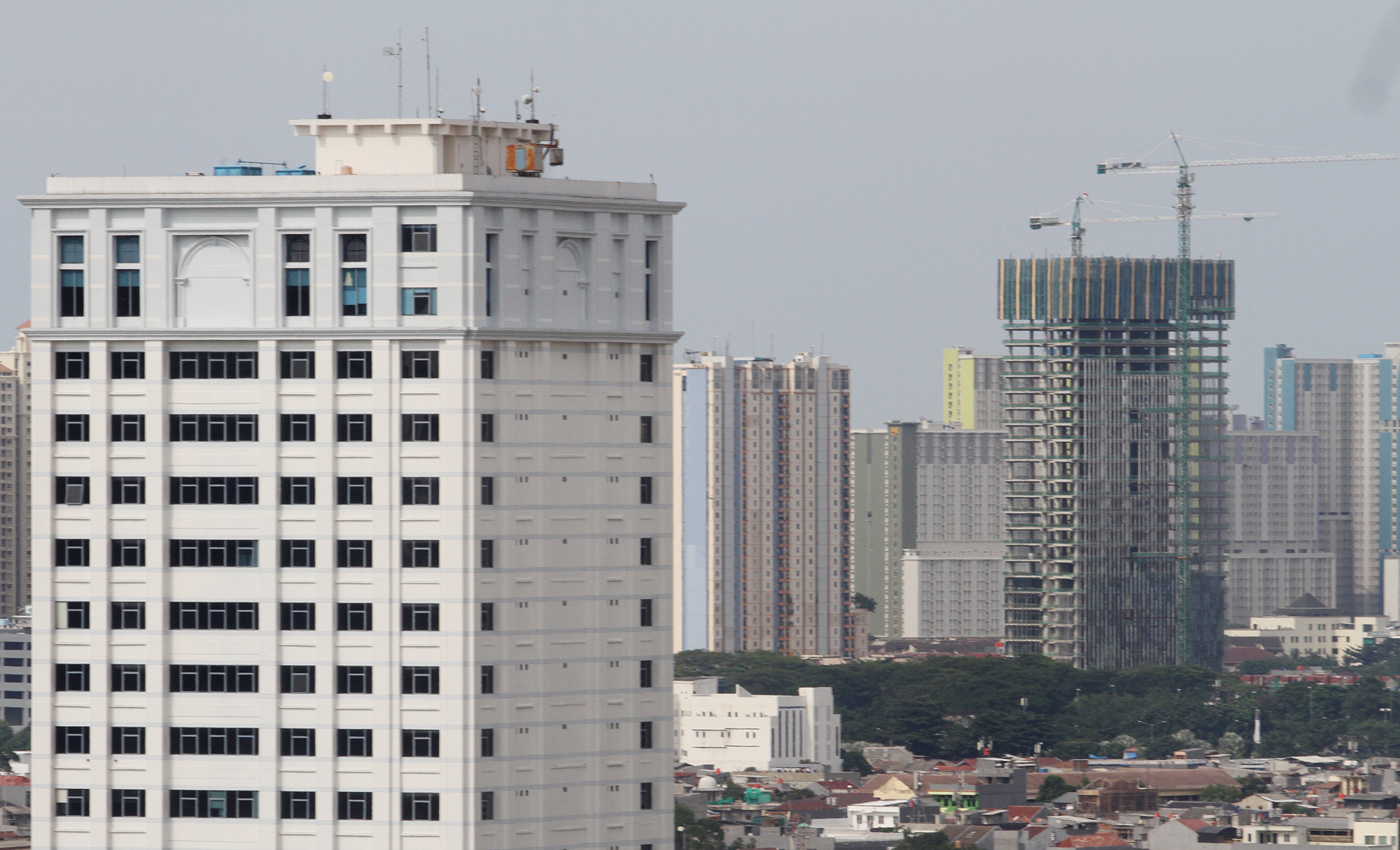 Suasana gedung bertingkat di Jakarta,Sabtu (16/3). (Sinarharapan.com/Oke Atmaja)