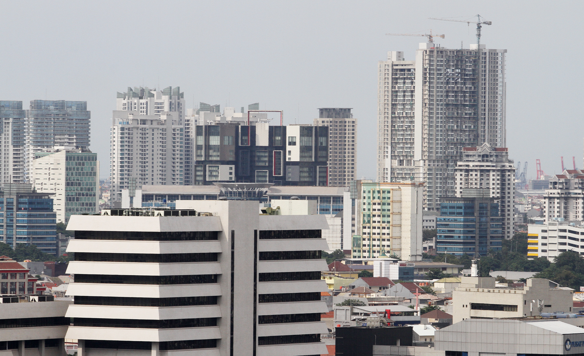 Suasana gedung bertingkat di Jakarta,Sabtu (16/3). (Sinarharapan.com/Oke Atmaja)