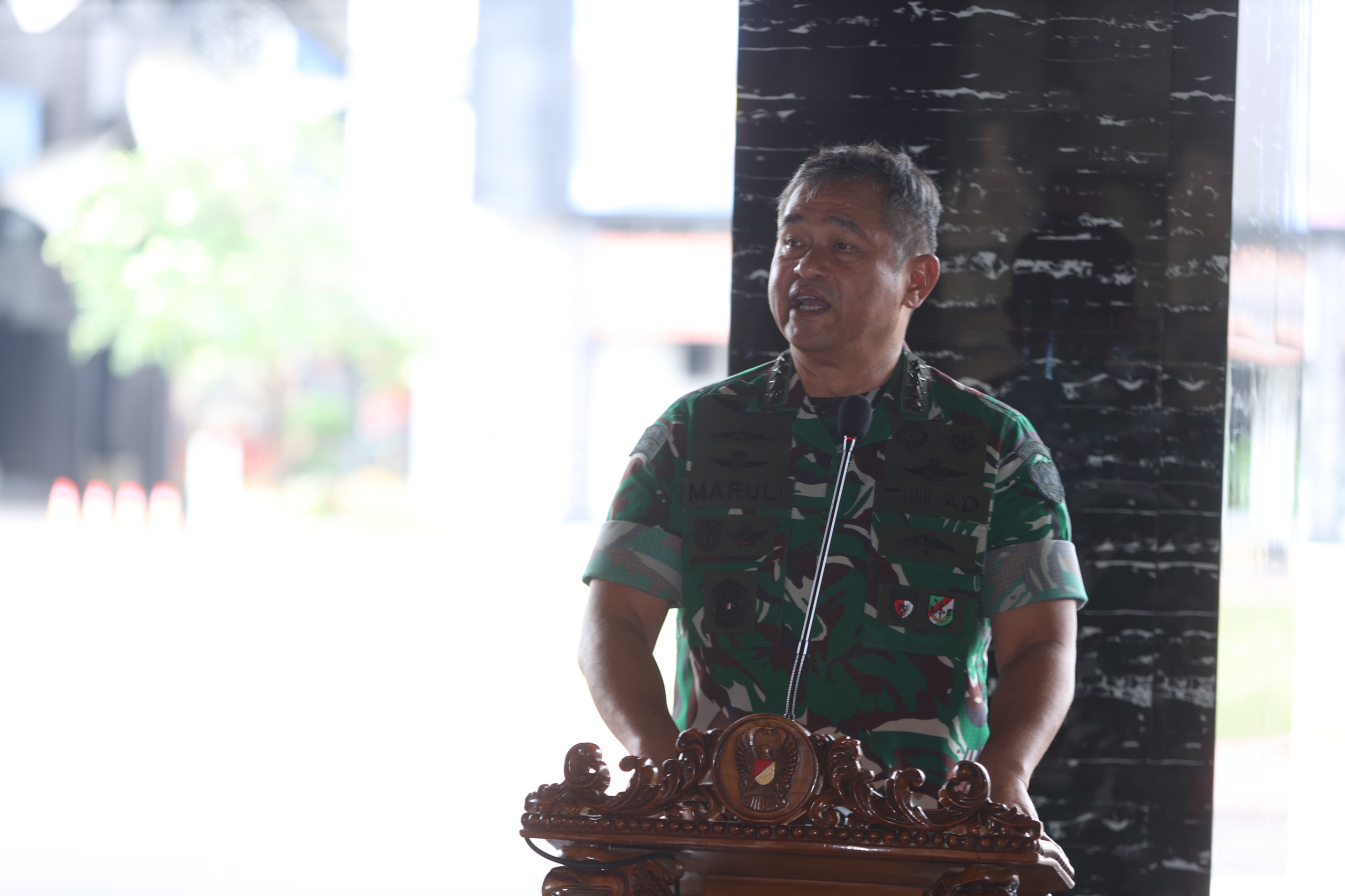 Kepala Staf Angkatan Darat (Kasad) Jenderal TNI Maruli Simanjuntak menyampaikan sambutan dalam kegiatan Halal Bihalal bersama warga Mabesad. (BeritaNasional/Elvis/HO Dispenad)