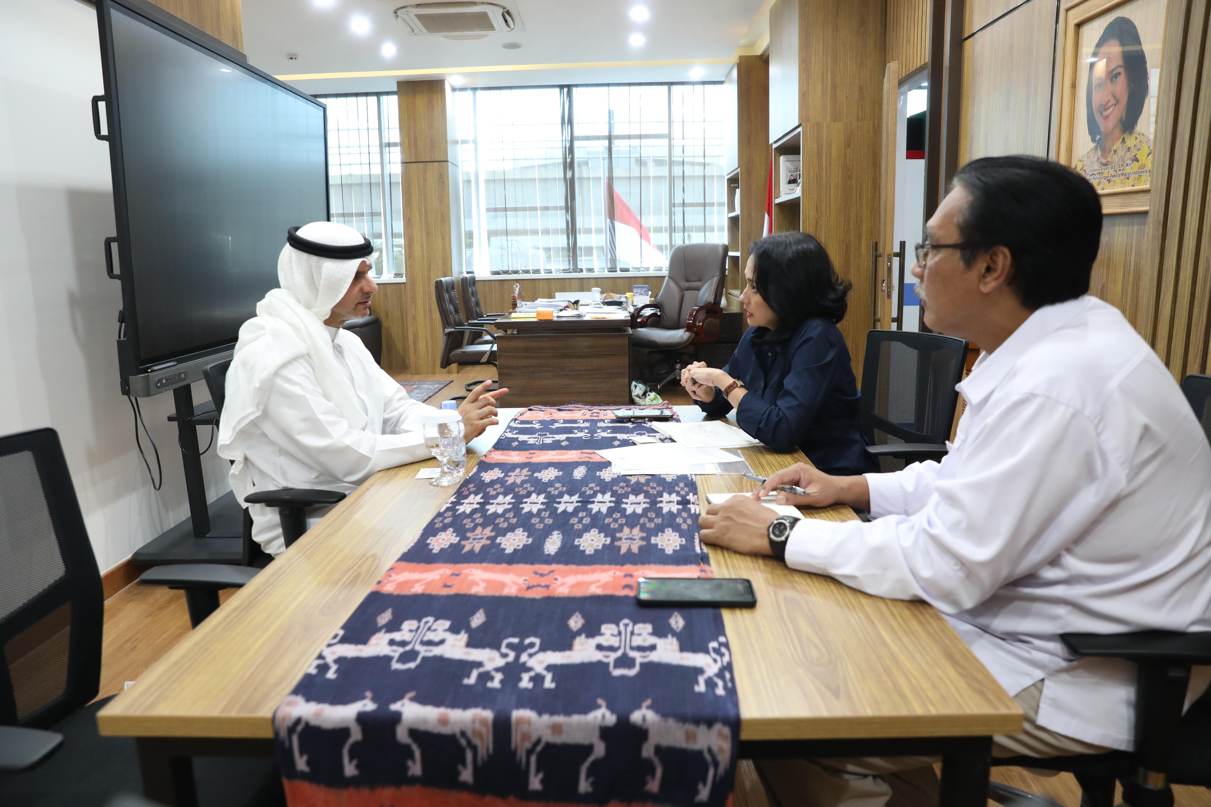 Wakil Menteri Pelindungan Pekerja Migran Indonesia (Wamen P2MI), Christina Aryani menerima Duta Besar Kuwait untuk Indonesia, Khalid Jassim Al Yassin. (BeritaNasional/Elvis/HO P2MI)
