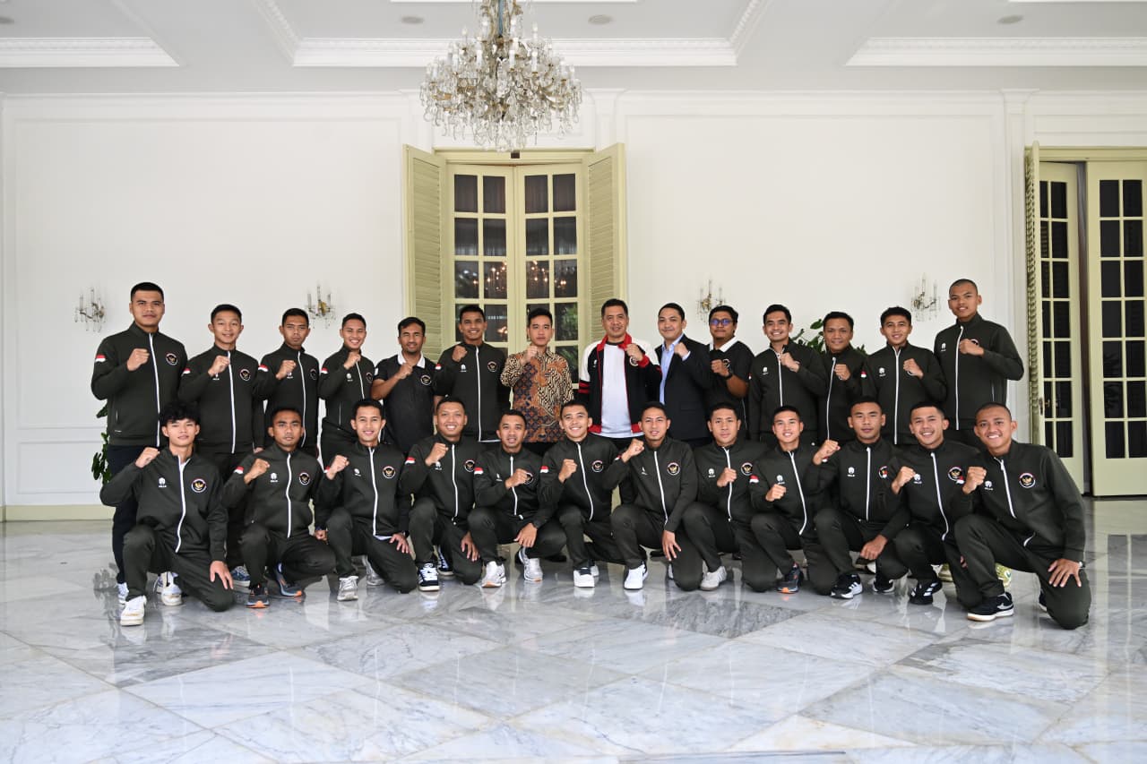 Wapres Gibran Rakabuming menerima pengurus Federasi Hoki Indonesia (FHI) di Istana Wakil Presiden, Jakarta. (BeritaNasional/Elvis/HO Setwapres)