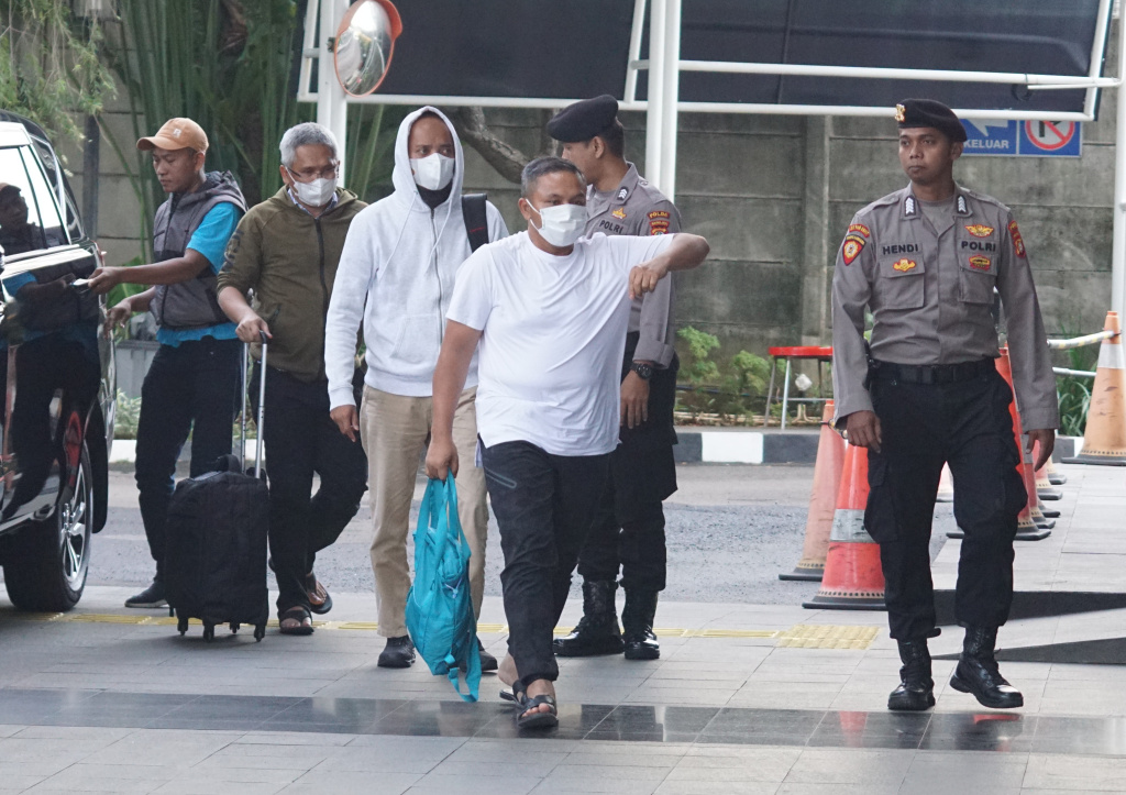 Gubernur Riau Abdul Wahid saat tiba di Gedung Merah Putih KPK, Jakarta, Selasa (4/11/2025). (Berita nasional.com/Oke Atmaja)