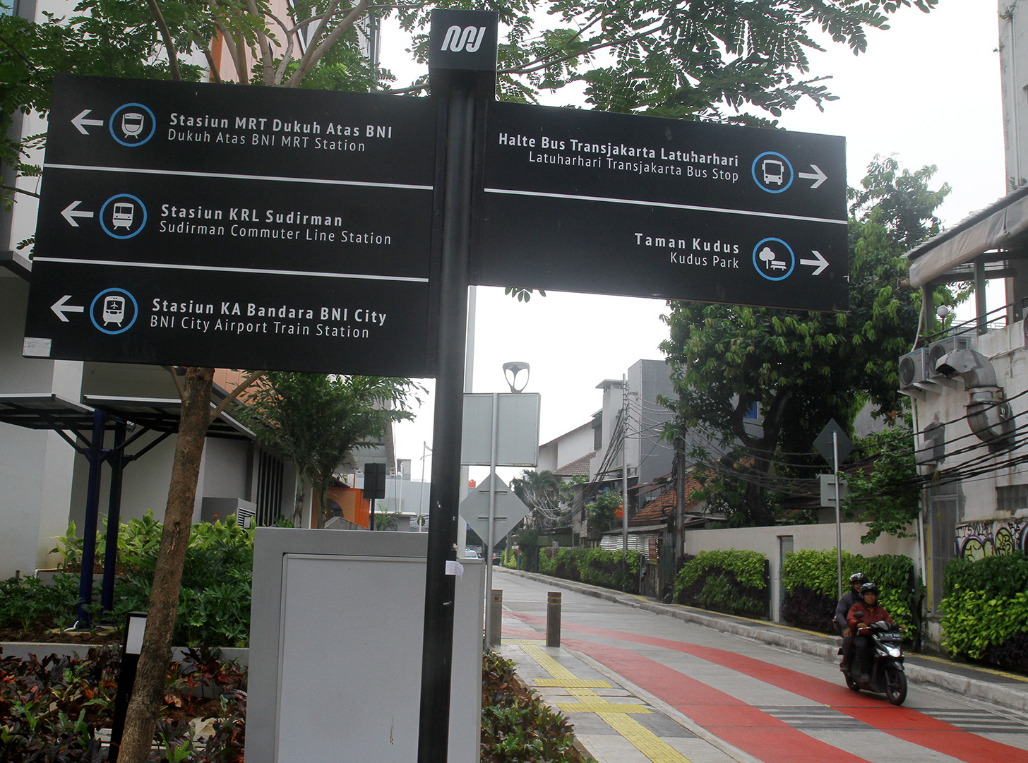 Kendaraan melintas di kawasan Transport Hub Dukuh Atas, Jakarta, Senin (6/5/2024). (BeritaNasional.Com/Oke Atmaja)